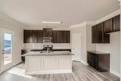 6811 Lancaster Xing, Flowery Branch, GA 30542 - Photo 3