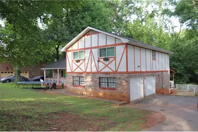 4194 Indian Manor Drive, Stone Mountain, GA 30083 - Photo 3