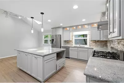 4411 Kings Way NE, Marietta, GA 30067 - Photo 5