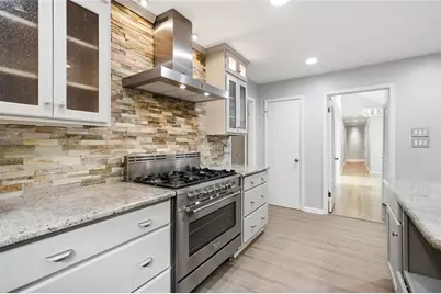 4411 Kings Way NE, Marietta, GA 30067 - Photo 7