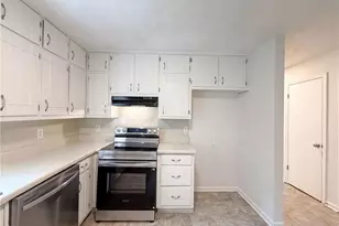 6486 Lynn Dale Ln, Morrow, GA 30260 - Photo 7