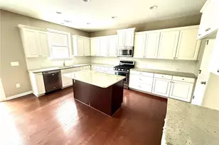 10570 Haynes Valley Ct, Alpharetta, GA 30022 - Photo 5