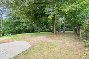 2324 Elmwood Circle, Atlanta, GA 30339 - Photo 25