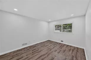 1714 S Johnson Ferry Rd NE, Atlanta, GA 30319 - Photo 29
