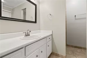 160 Vineyards Dr, Newnan, GA 30265 - Photo 13