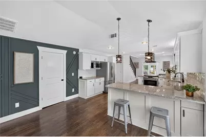 8 S Eugenia Place NW, Atlanta, GA 30318 - Photo 9