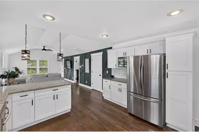 8 S Eugenia Place NW, Atlanta, GA 30318 - Photo 7