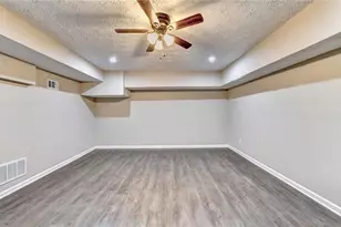 3372 Cottonwood Ln, Snellville, GA 30078 - Photo 13