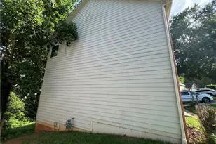 720 Paris Dr, Lawrenceville, GA 30043 - Photo 13