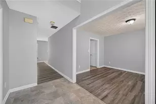 530 Sterling Pointe Ct, Lawrenceville, GA 30043 - Photo 3