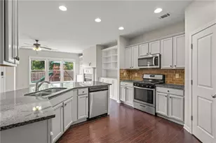4940 Breezewood Cir, Alpharetta, GA 30004 - Photo 9