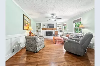 886 Ryan Lane SW, Lilburn, GA 30047 - Photo 9