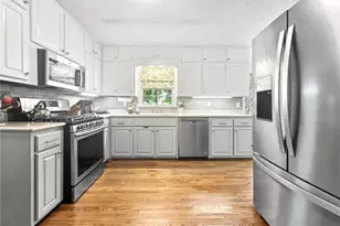 886 Ryan Ln SW, Lilburn, GA 30047 - Photo 11