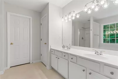 184 Regent Place, Woodstock, GA 30188 - Photo 9