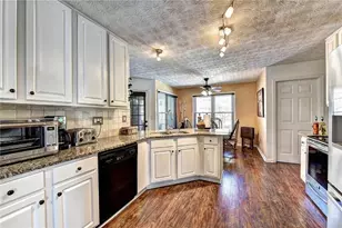 3940 Piper Glen Dr, Buford, GA 30519 - Photo 15