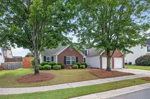 418 Franklin St, Braselton, GA 30517 - Photo 3