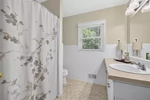 1999 Glacier Dr, Stone Mountain, GA 30087 - Photo 33