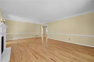 8180 Tynecastle Dr, Atlanta, GA 30350 - Photo 15