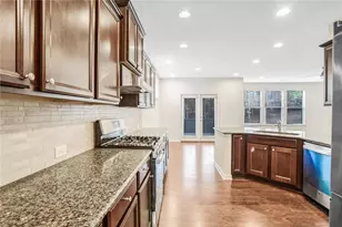 5195 Belmore Manor Ct, Suwanee, GA 30024 - Photo 7