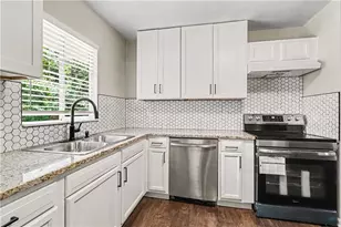 8154 Tudor Dr, Jonesboro, GA 30238 - Photo 9