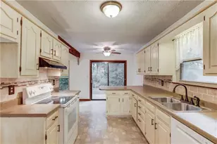 498 Candlewick Ln NW, Lilburn, GA 30047 - Photo 17