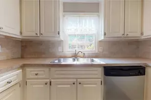 1674 Beacon Hill Blvd, Atlanta, GA 30329 - Photo 33