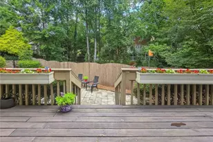 1056 Shady Valley Pl NE, Atlanta, GA 30324 - Photo 33