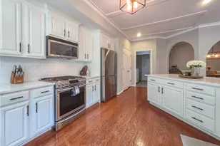 1056 Shady Valley Pl NE, Atlanta, GA 30324 - Photo 7