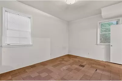 6885 Heathfield Drive, Atlanta, GA 30328 - Photo 29