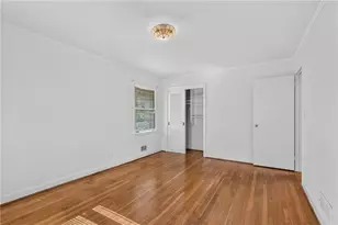6885 Heathfield Dr, Atlanta, GA 30328 - Photo 23