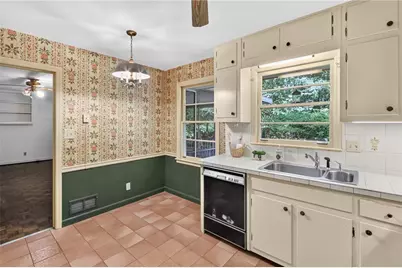 6885 Heathfield Drive, Atlanta, GA 30328 - Photo 11