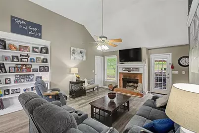 32 Country Meadow Way NW, Cartersville, GA 30121 - Photo 3