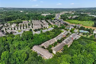 7910 Willoughby Ct, Alpharetta, GA 30005 - Photo 41