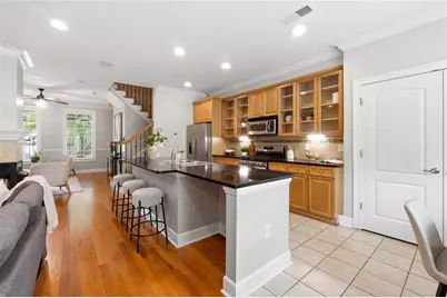 211 Merritts Avenue NW, Atlanta, GA 30313 - Photo 9