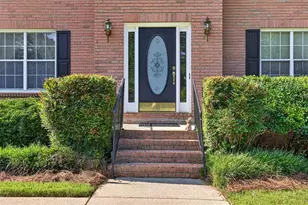 860 Scenic Lake Dr, Lawrenceville, GA 30045 - Photo 5