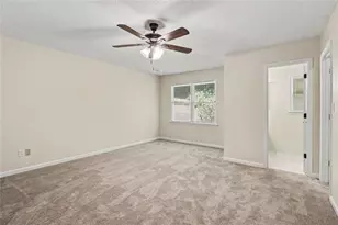 7101 Woodridge Ln, Union City, GA 30291 - Photo 9