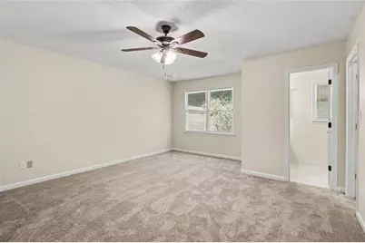 7101 Woodridge Lane, Union City, GA 30291 - Photo 9