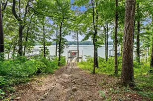 224 Lakeshore Cir SE, Acworth, GA 30101 - Photo 1
