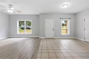 562 Woodlawn Ave NW, Atlanta, GA 30318 - Photo 9