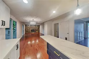 4623 Huntridge Dr NE, Roswell, GA 30075 - Photo 5