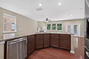 1572 NE Lenox Overlook Road NE, Atlanta, GA 30329 - Photo 13