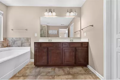 1572 NE Lenox Overlook Road NE, Atlanta, GA 30329 - Photo 37
