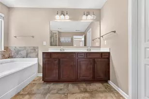 1572 NE Lenox Overlook Road NE, Atlanta, GA 30329 - Photo 37