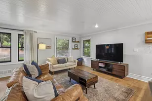 1336 Fama Dr, Atlanta, GA 30329 - Photo 11