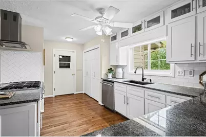 2730 Fontainebleau Drive, Dunwoody, GA 30360 - Photo 11