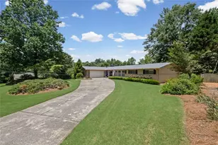 2730 Fontainebleau Dr, Dunwoody, GA 30360 - Photo 37