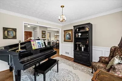 2730 Fontainebleau Drive, Dunwoody, GA 30360 - Photo 7