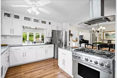2730 Fontainebleau Drive, Dunwoody, GA 30360 - Photo 13