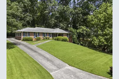 4870 Lansbury Drive, Sandy Springs, GA 30342 - Photo 3