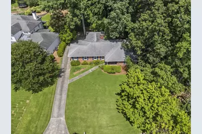 4870 Lansbury Drive, Sandy Springs, GA 30342 - Photo 7